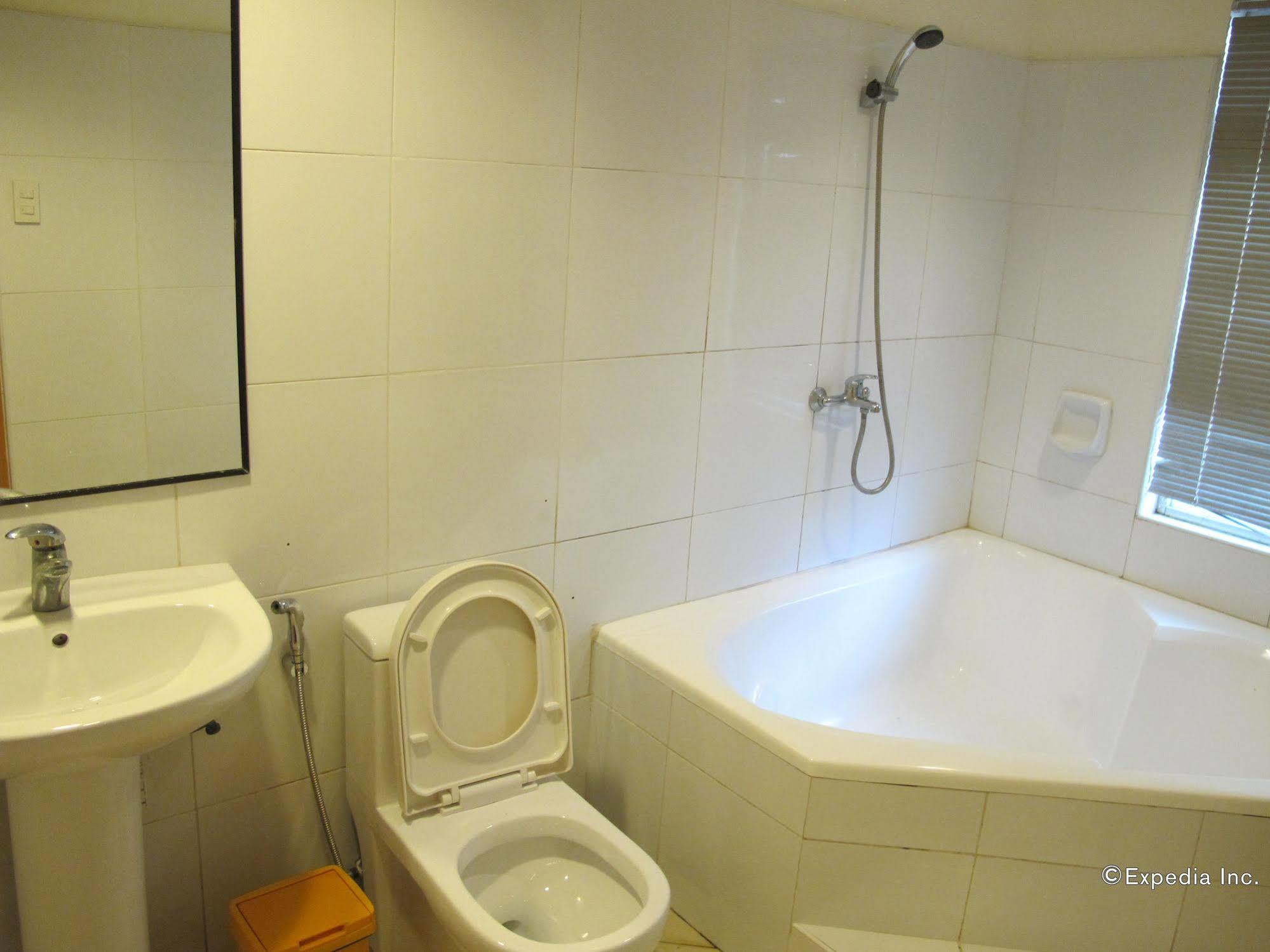 Bluefins Resort Lapu-Lapu City Eksteriør bilde