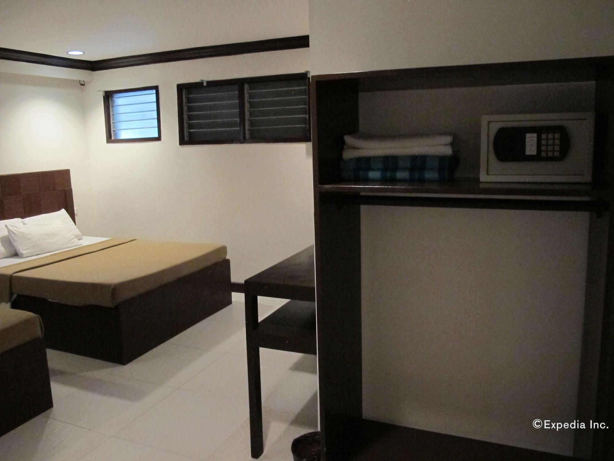 Bluefins Resort Lapu-Lapu City Eksteriør bilde